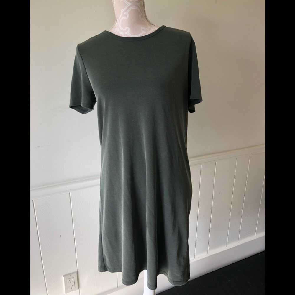 Impeccable pig soft moss green shift size M